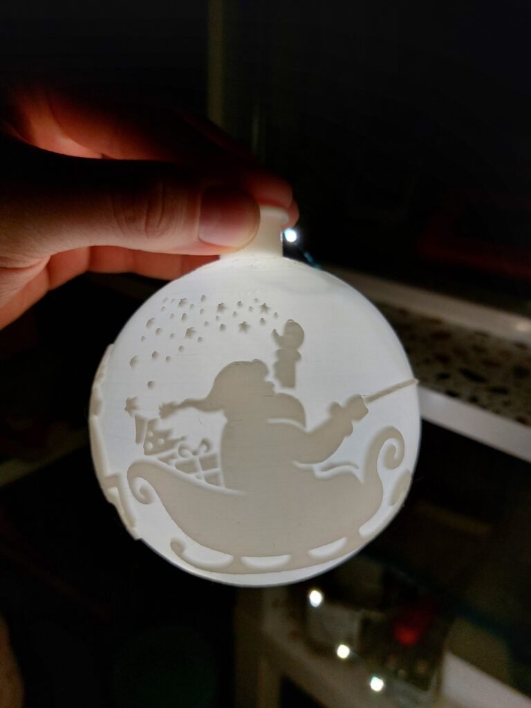 Božićna lopta sa personaliziranim imenima – 3D štampano