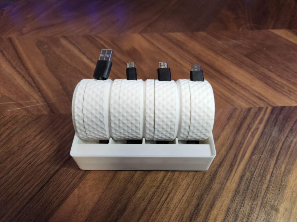 Organizator za punjač, kabl – 3D štampano