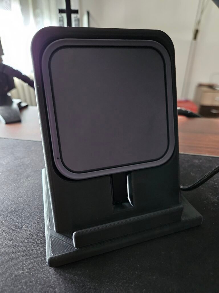 Bežični punjač za telefone i tablete – 3D štampano