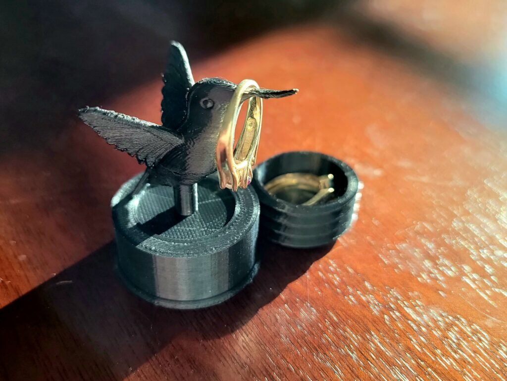 Držač za prstenje sa tajnom pregradom – 3D štampano