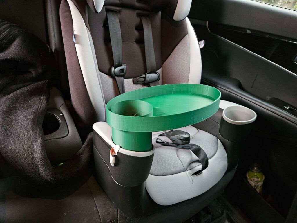 Držač za flašu i poslasticu za auto-sjedalicu – 3D štampano