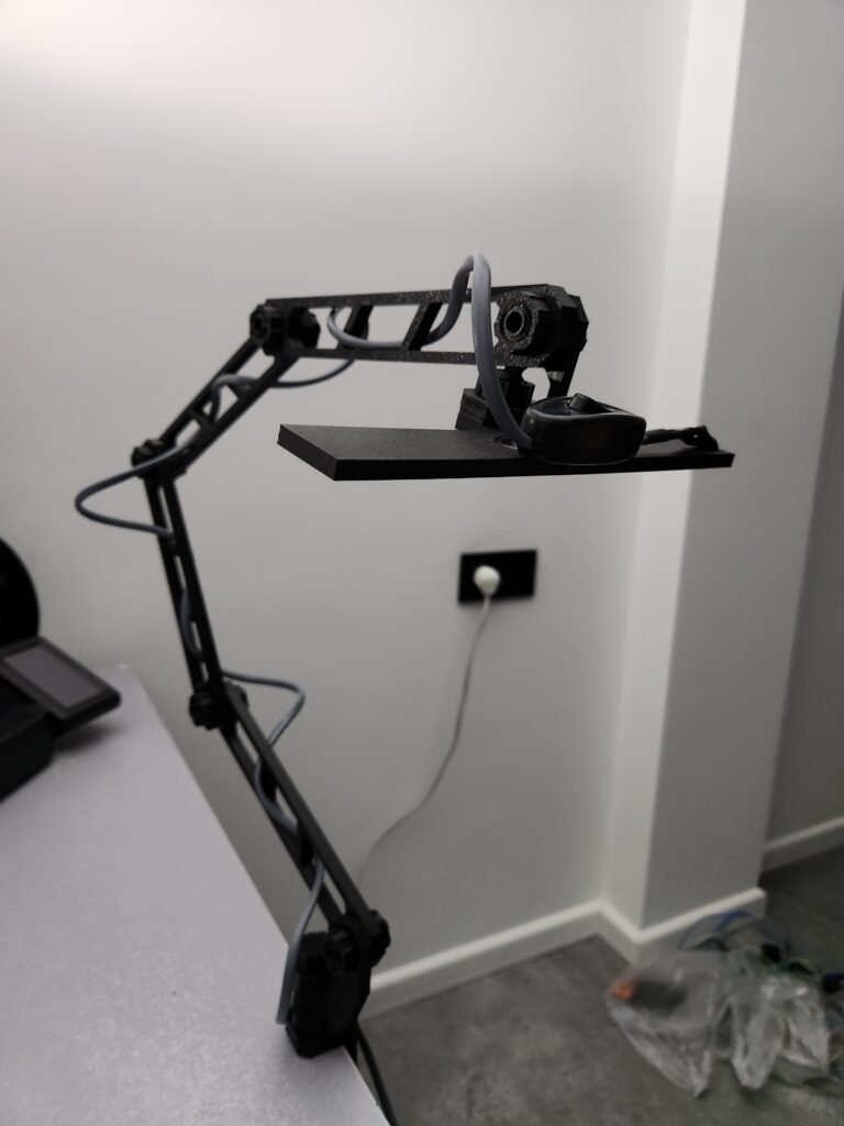 Lampe za sto sa pokretnim djelovima – 3D štampano
