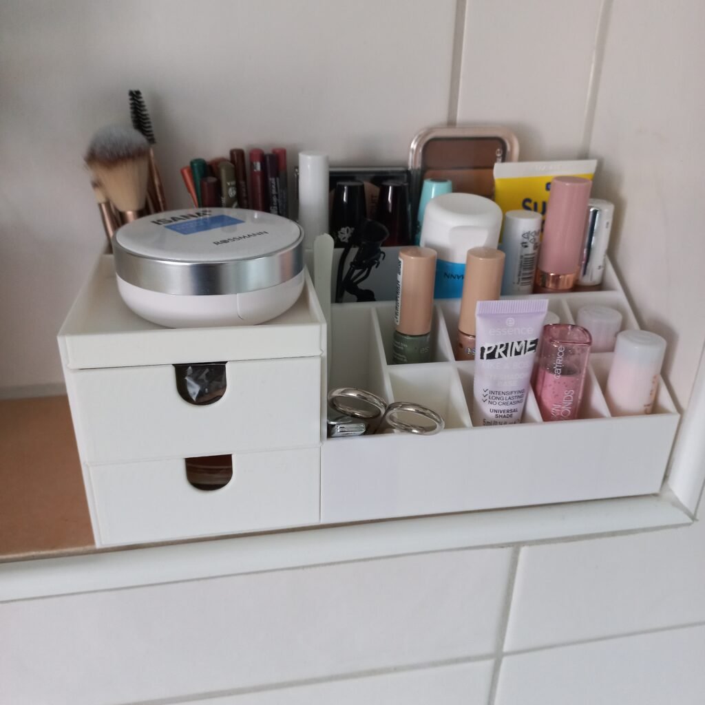 Organizator za šminku sa fiokama – 3D štampano