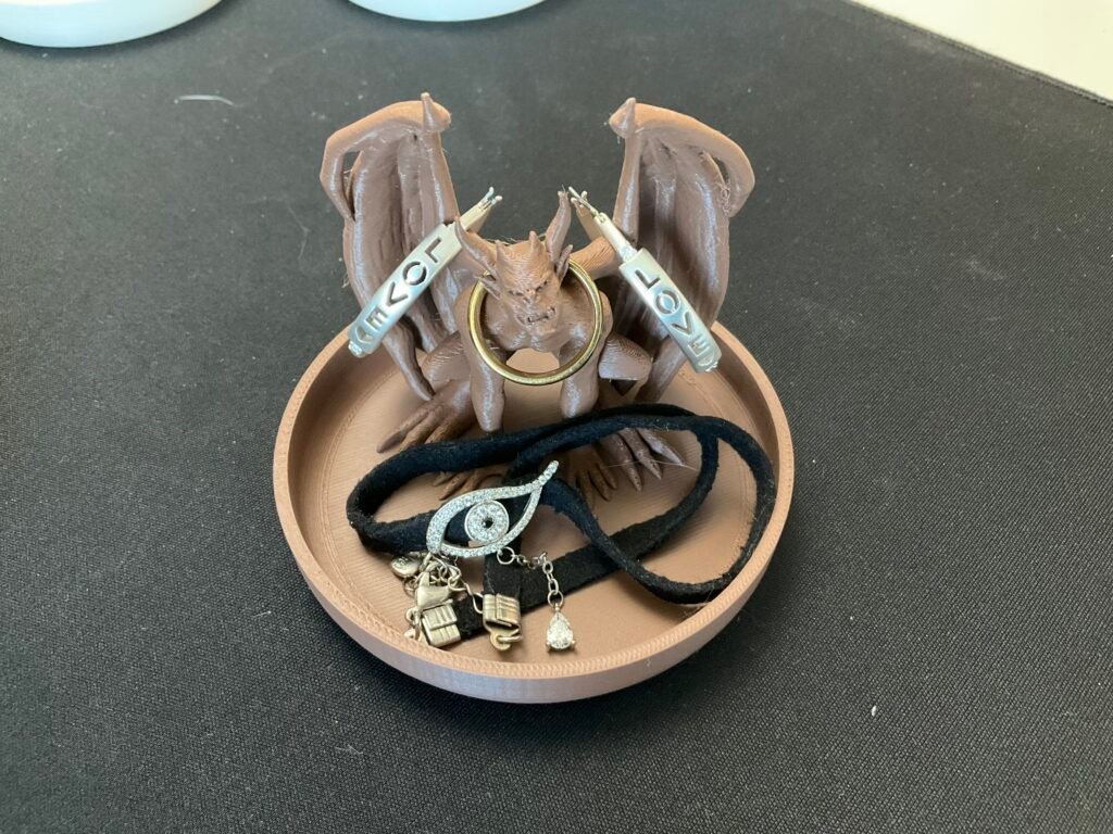 Držač za prstenje, goblenska figura – 3D štampano