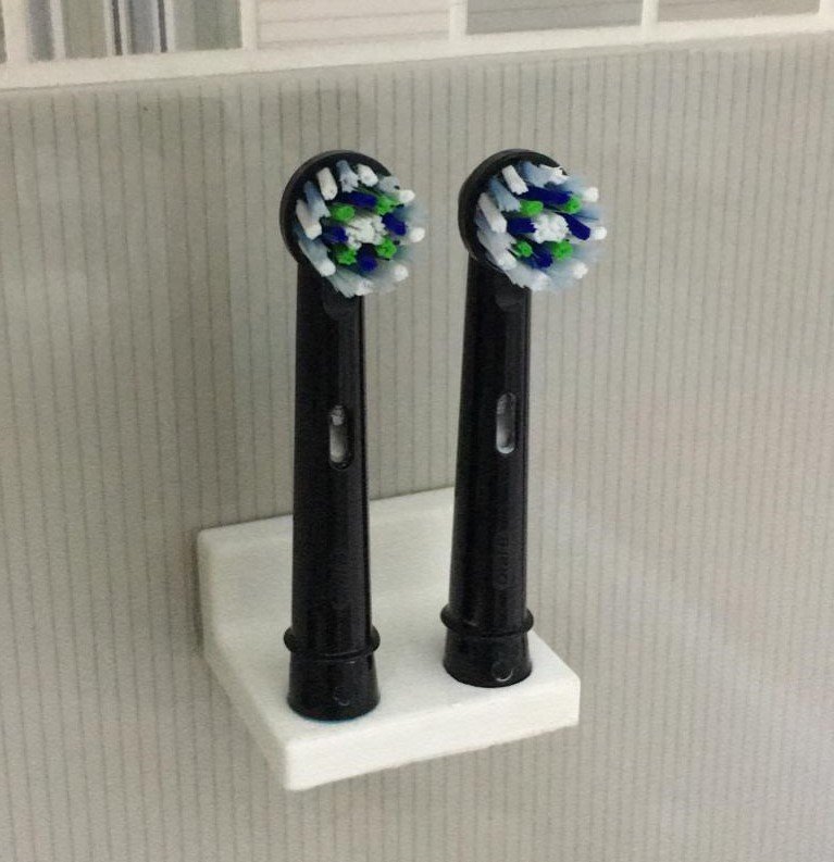 Držač za četkicu, praktična pomoć – 3D štampano