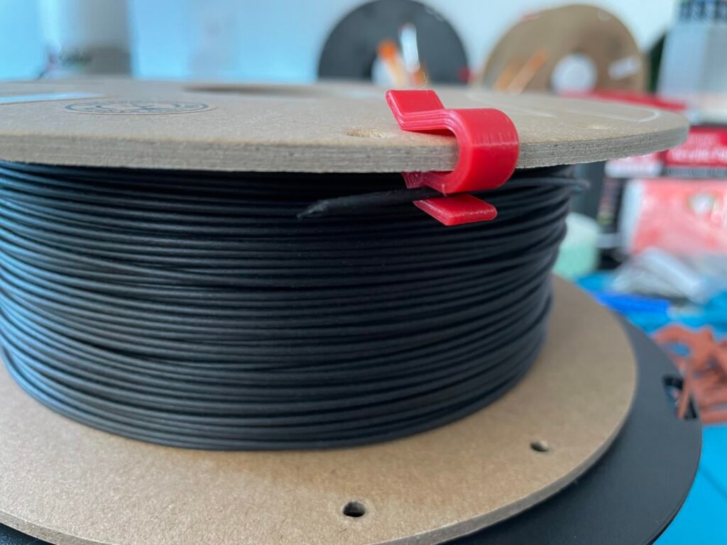 Držač za filamento, praktičan dodatak – 3D štampano