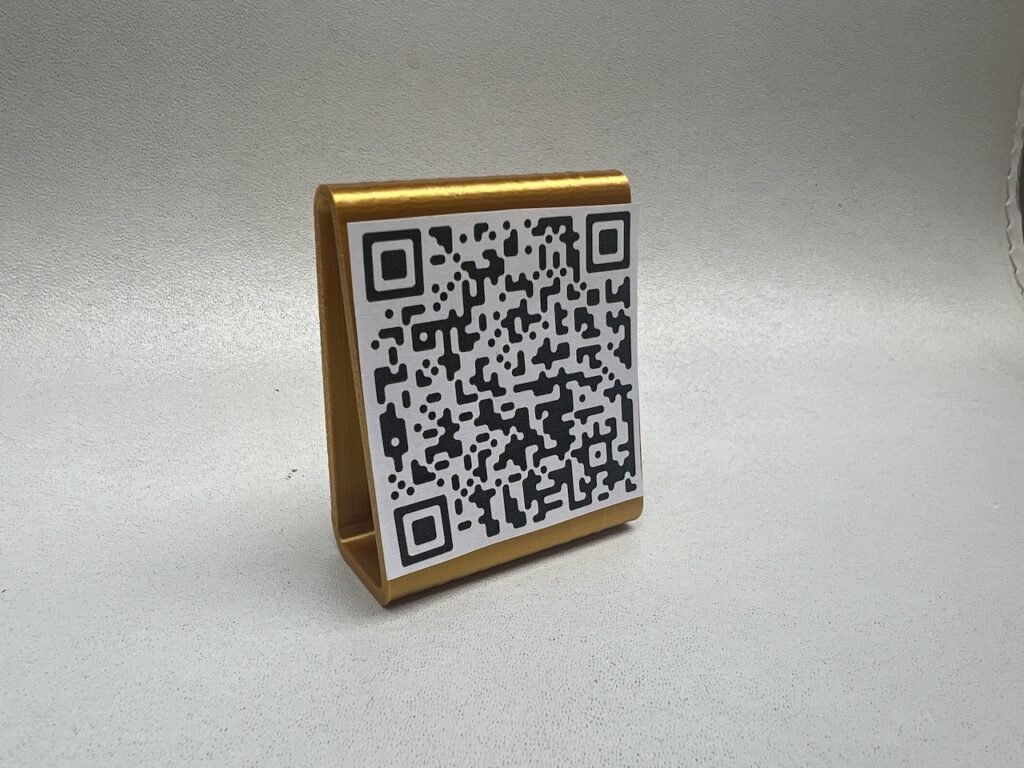 Držač za QR kod, praktična pomoć – 3D štampano