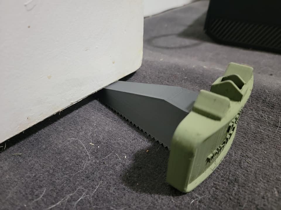 Ukrasni držač za vrata u vidu klamora – 3D štampano