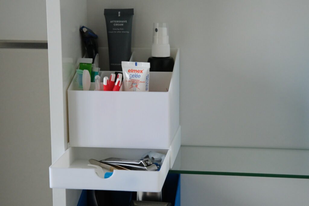 Mini organizator za ogledalo u kupatilu – 3D štampano