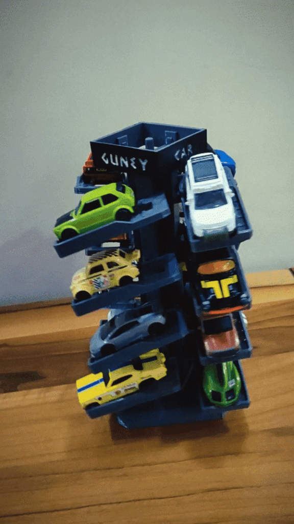 Držač za autić – dekoracija i organizacija – 3D štampano