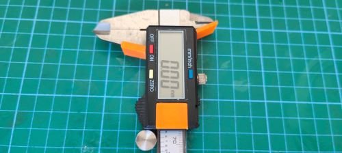 Držač kalibra za sistem skladištenja saća – 3D štampano