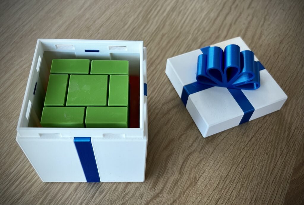 Kutija za poklon, blok puzzle igraonica – 3D štampano