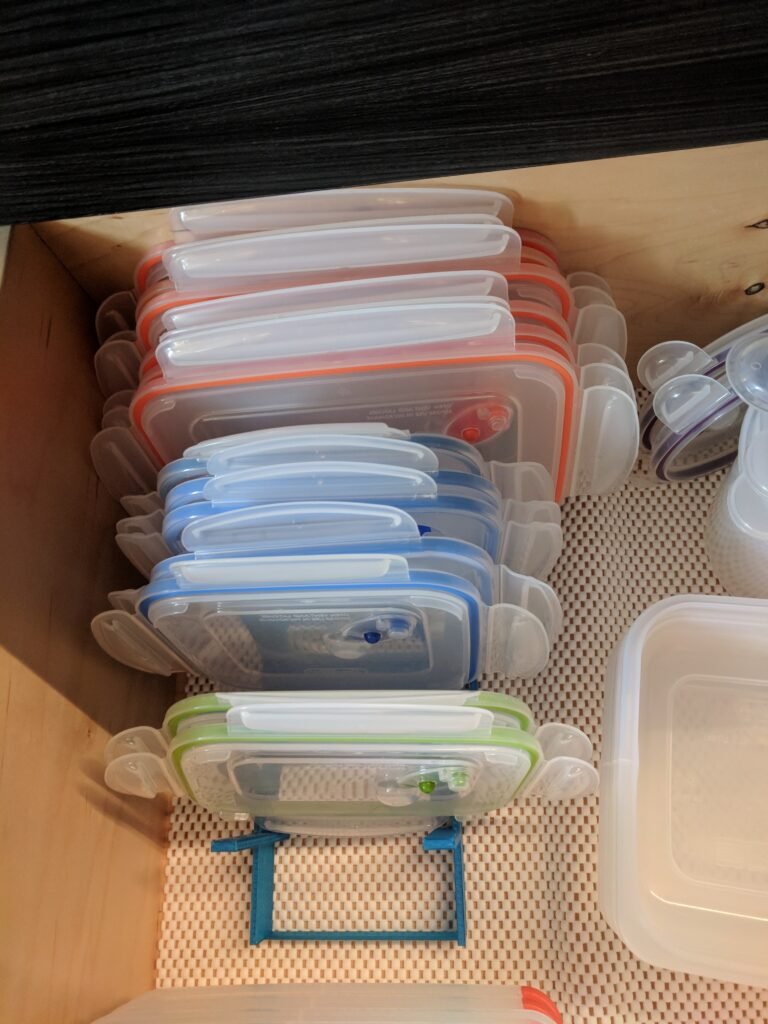 Organizator poklopaca za kuhinju – 3D štampano