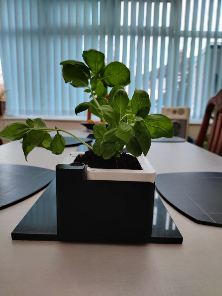 Posuda za začine sa automatskom zalivanjem – 3D štampano