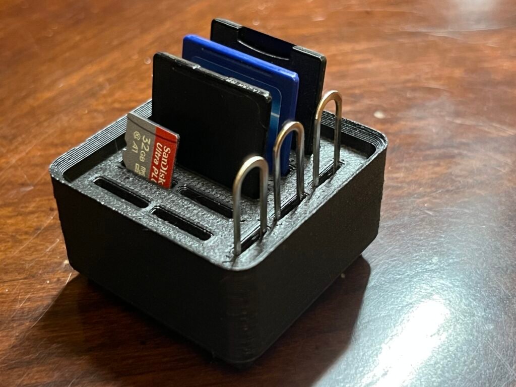 Držač za memorijsku karticu i SIM alat – 3D štampano
