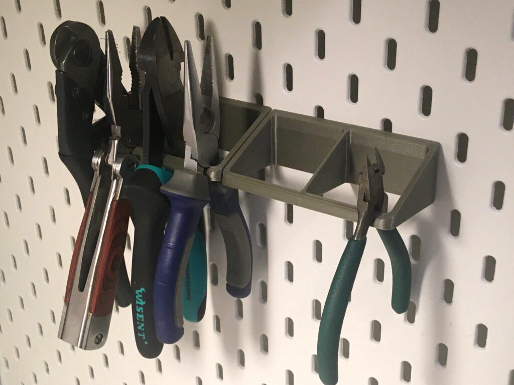 Držač za klešta, praktična organizacija – 3D štampano