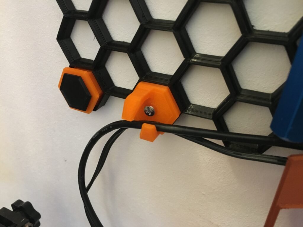 Organizator kablova za kancelariju i sto – 3D štampano