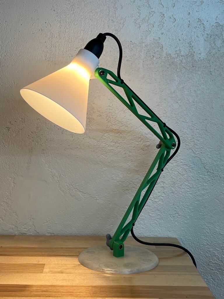Lampe za radni sto štampane u 3D – 3D štampano