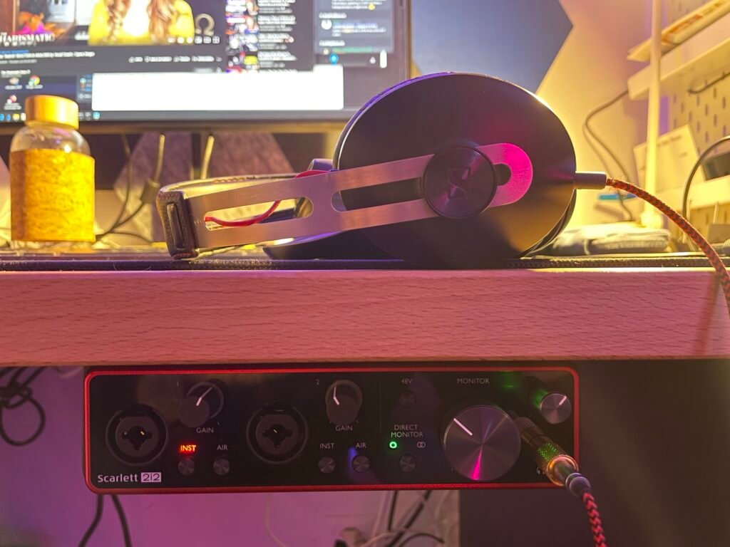 Držač za Scarlett 2i2 pod stolom – 3D štampano