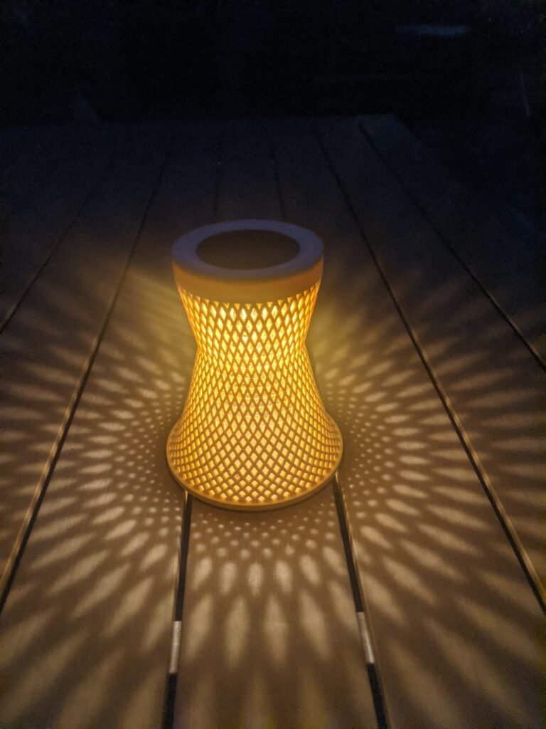 Generátor zaslona za lampu na solarnu energiju – 3D štampano