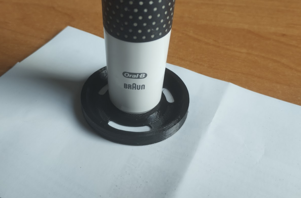 Držač za četkicu OralB u kupatilu – 3D štampano