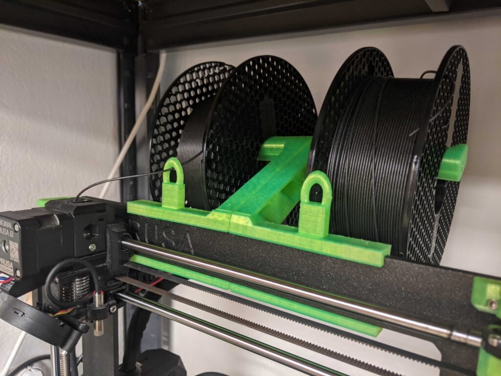 Držač za spul, praktična pomoć – 3D štampano
