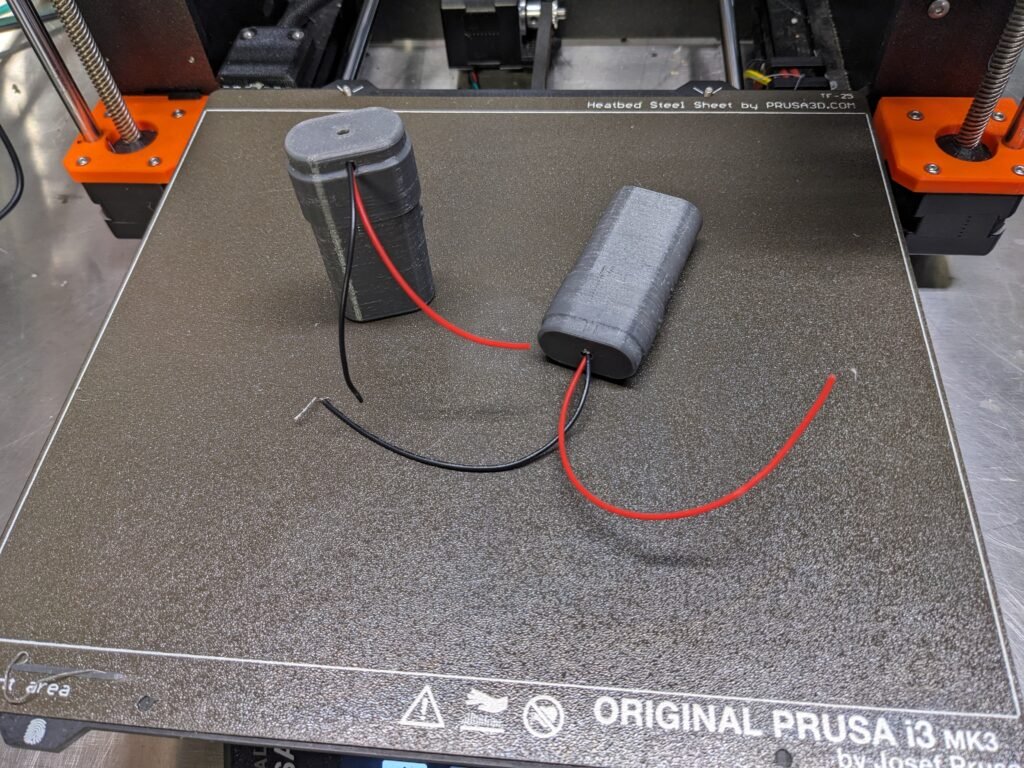 Držač za baterije, praktična instalacija – 3D štampano