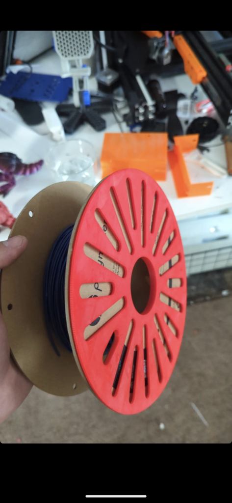Držač za spulne od kartona, štampani – 3D štampano