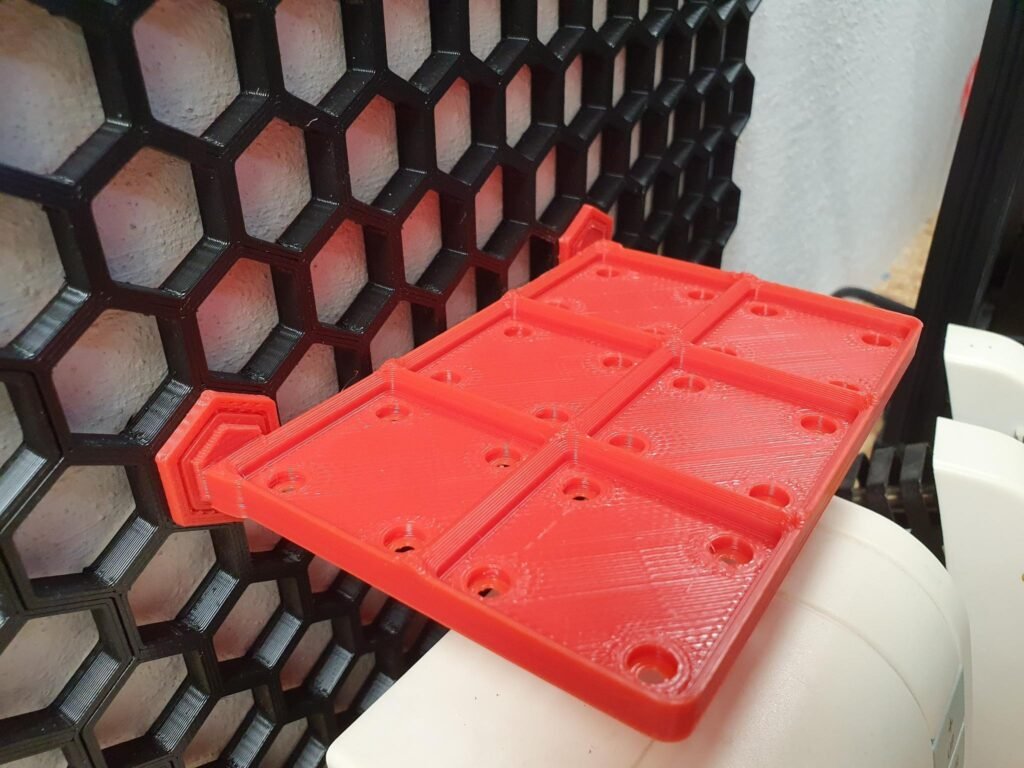 Sistem za organizaciju zidnih polica – 3D štampano