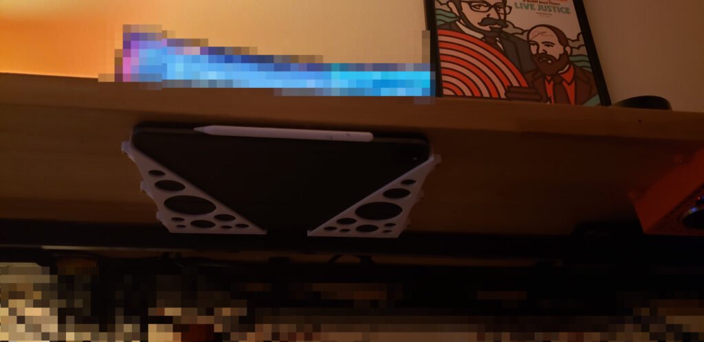 Držač za iPad ispod stola – 3D štampano