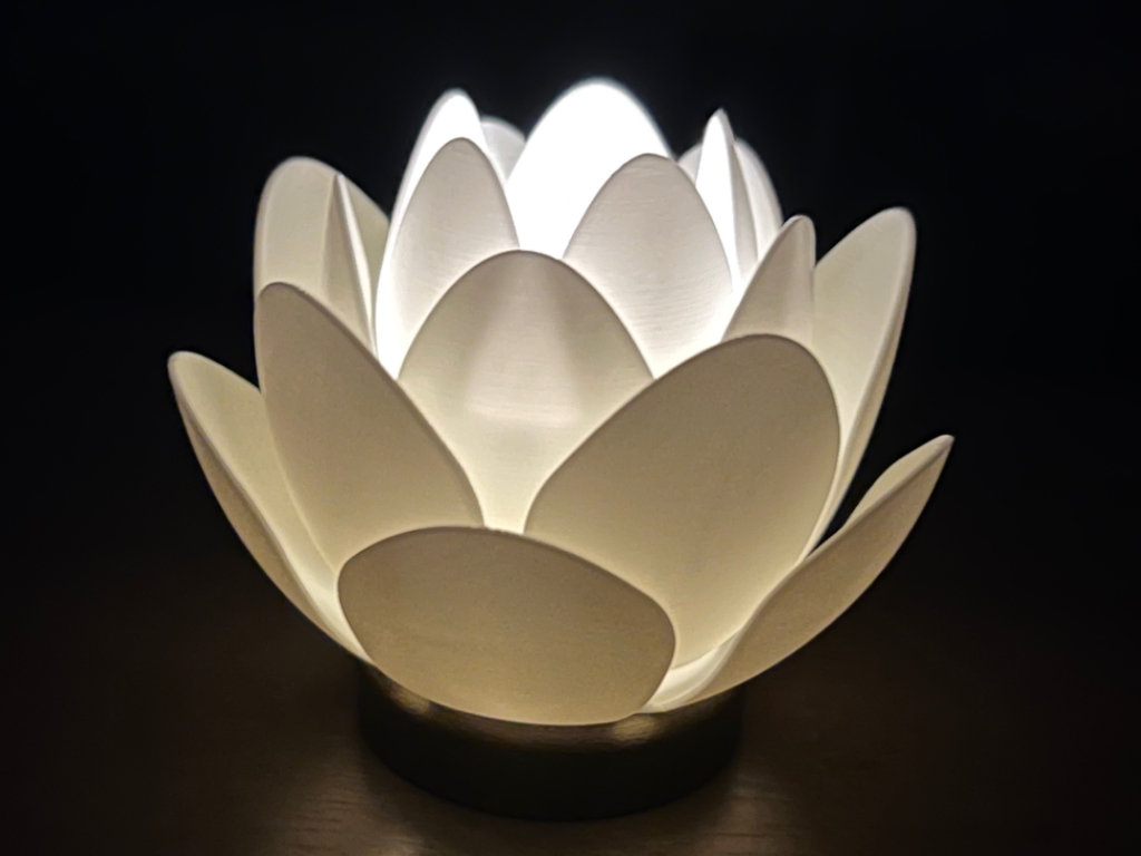 Lampa cvjetna — lotos