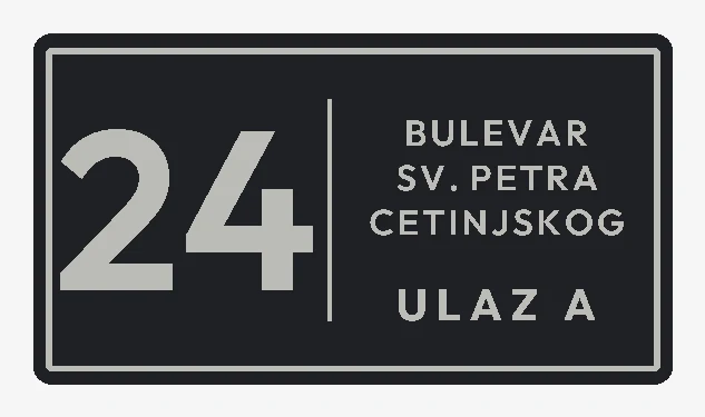 Pločica za ulaz zgrade sa brojem, ulicom i oznakom ulaza